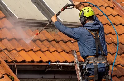 Démoussage et hydrofuge de toiture à Fourques